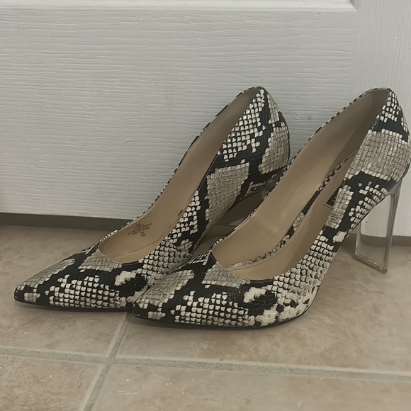 Nine West Pumps - Picture 2 of 9